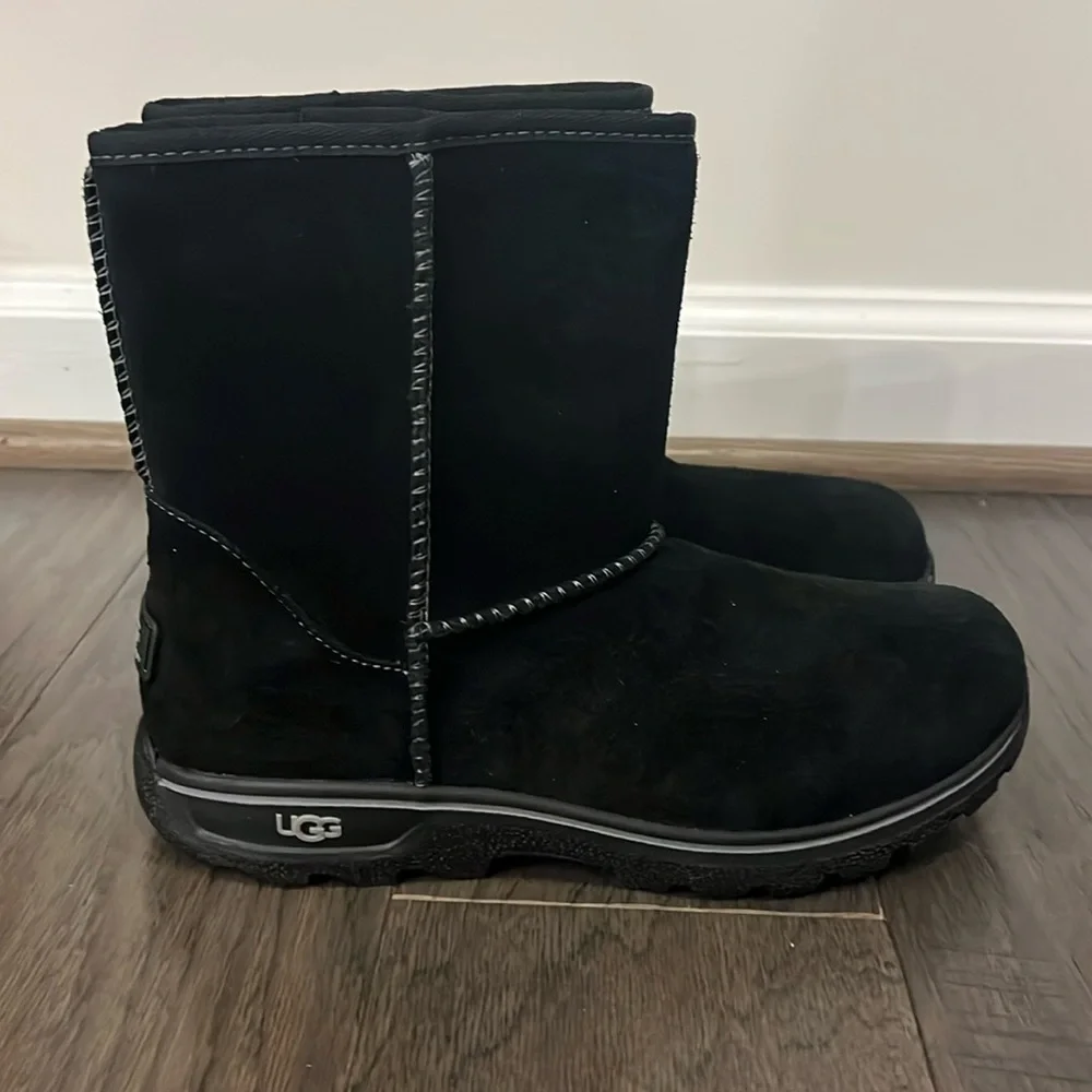 Ugg Australia K Lynden Youth Boots waterproof black suede new Girls Size 6